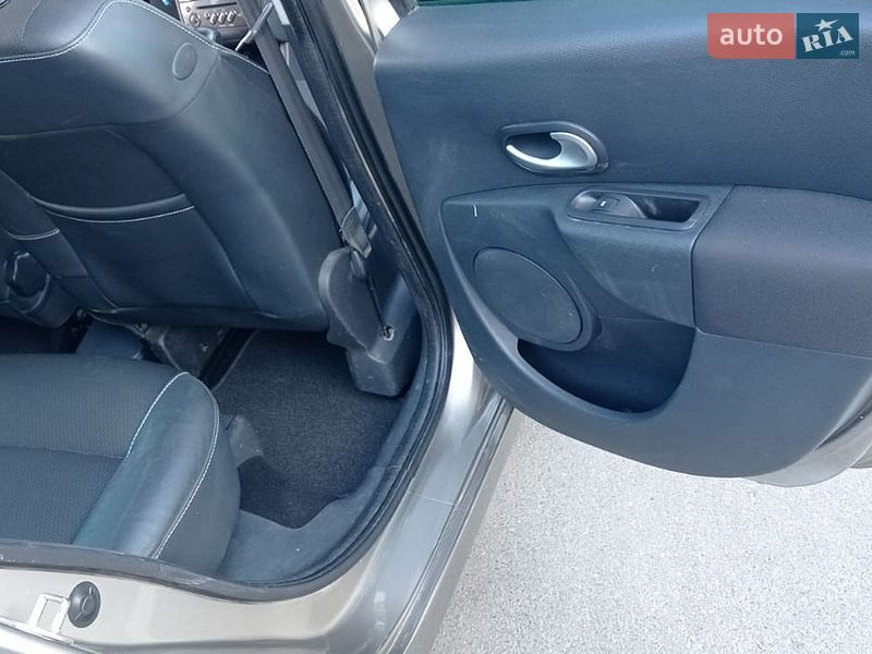 Хэтчбек Renault Modus 2011 в Виннице