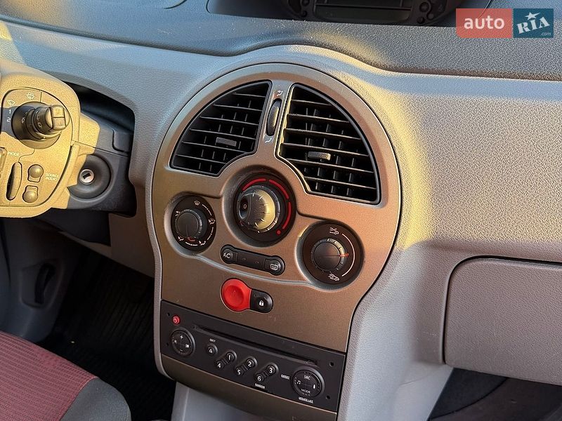 Хэтчбек Renault Modus 2006 в Виннице