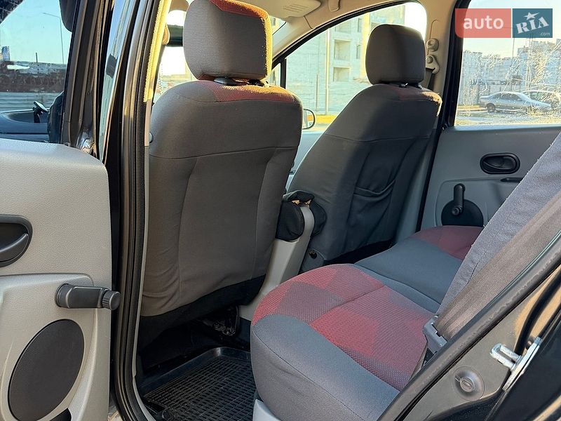 Хэтчбек Renault Modus 2006 в Виннице