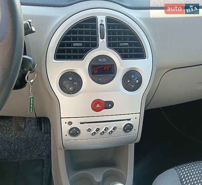 Хэтчбек Renault Modus 2006 в Клевани