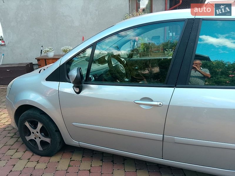 Хэтчбек Renault Modus 2009 в Львове