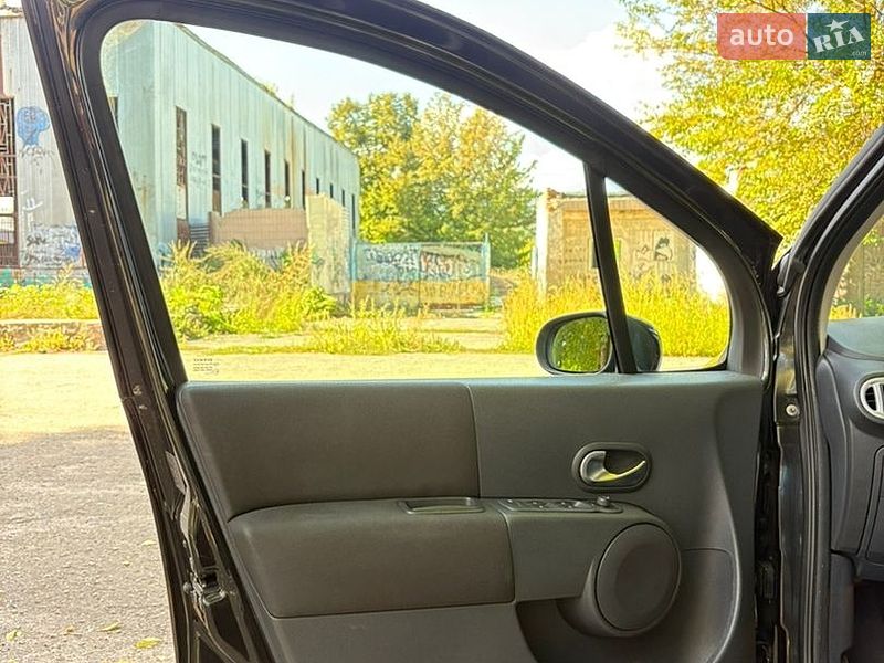 Хетчбек Renault Modus 2006 в Білій Церкві