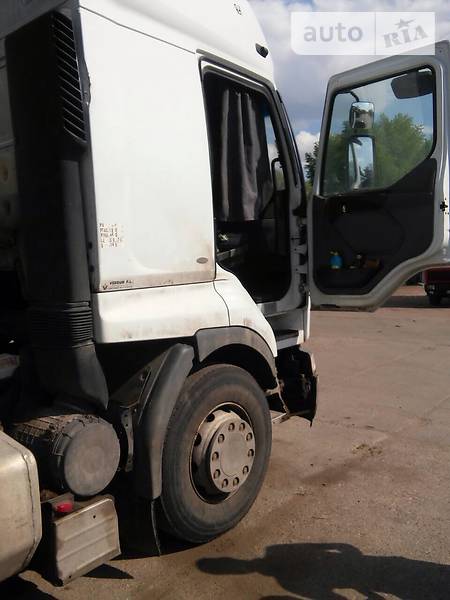 Тягач Renault Premium 2001 в Чернігові