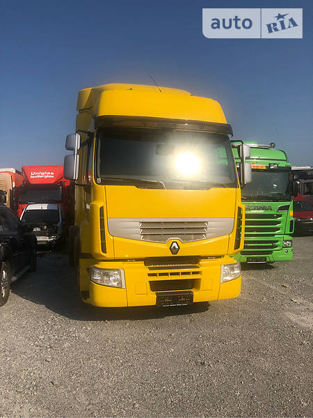 Тягач Renault Premium 2011 в Долине