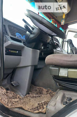 Тягач Renault Premium 2004 в 
