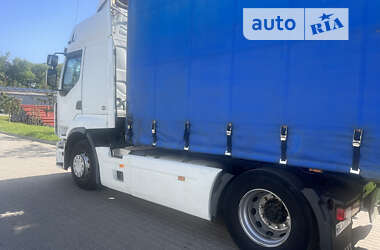 Тягач Renault Premium 2011 в Городке