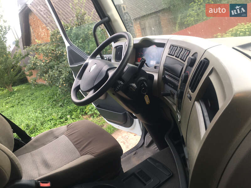 Тягач Renault Premium 2011 в Ивано-Франковске