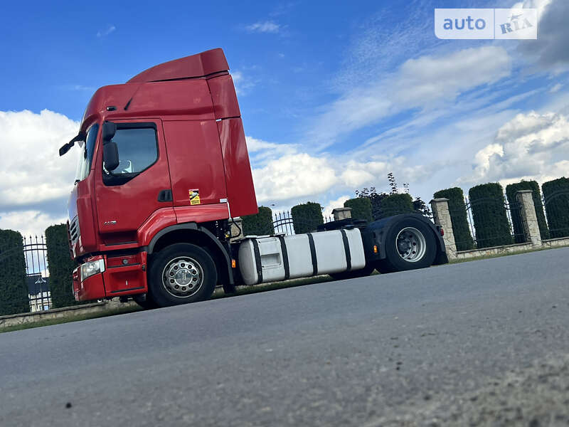 Тягач Renault Premium 2011 в Жовкве