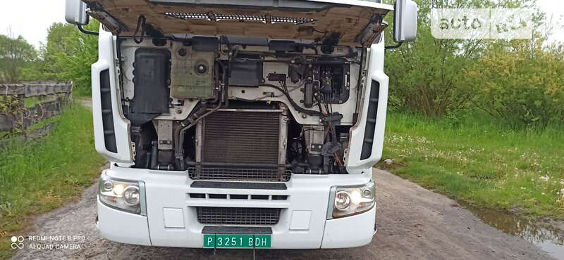 Тягач Renault Premium 2011 в Львове