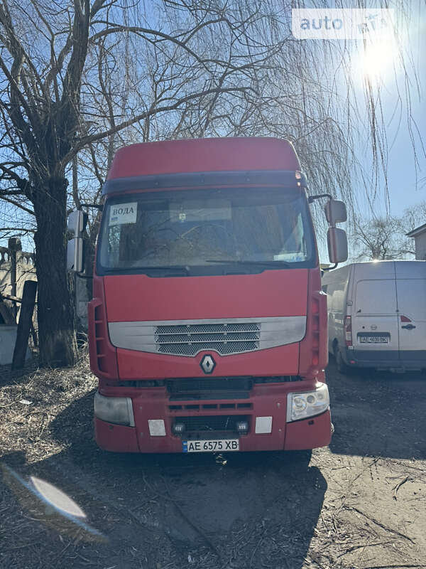Тягач Renault Premium 2006 в Павлограді