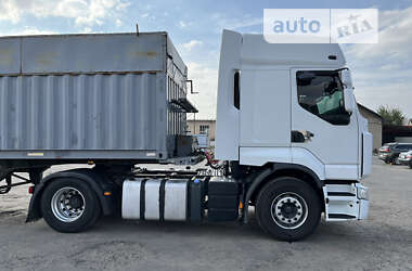 Тягач Renault Premium 2009 в Жашкове