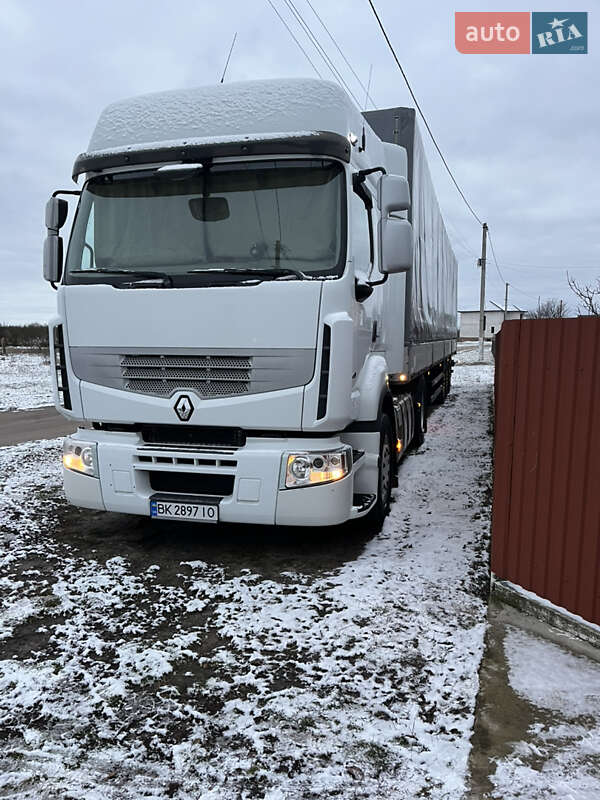 Тягач Renault Premium 2010 в Сарнах