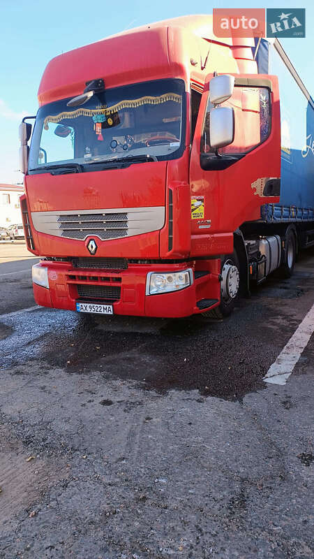 Тягач Renault Premium 2010 в 