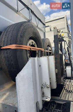 Тягач Renault Premium 2011 в 