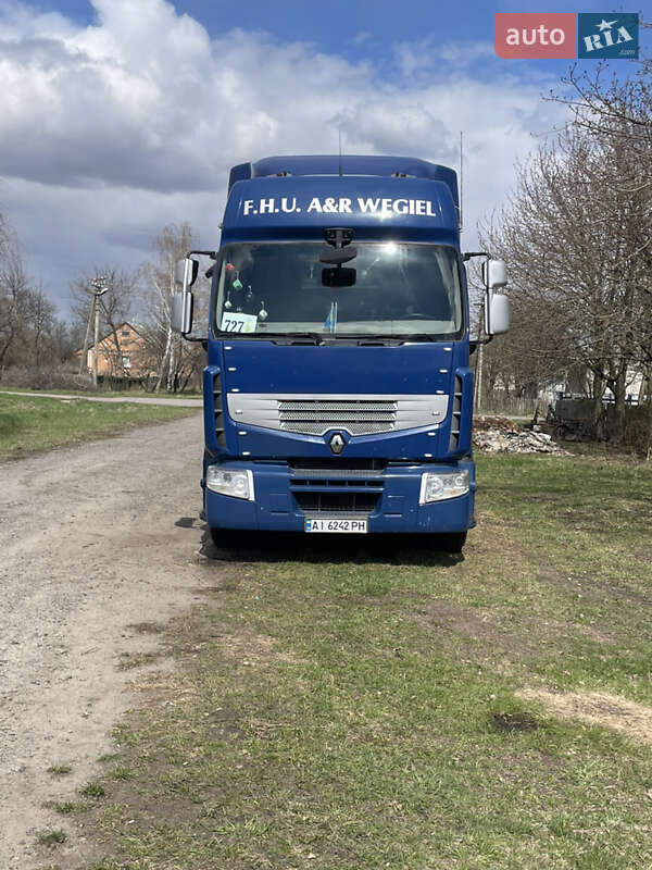 Тягач Renault Premium 2011 в 