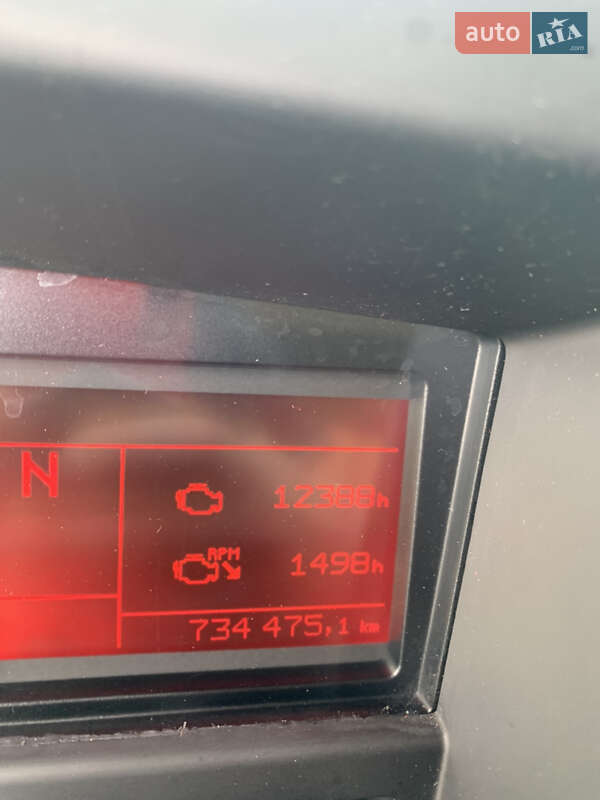 Тягач Renault Premium 2013 в Чутове