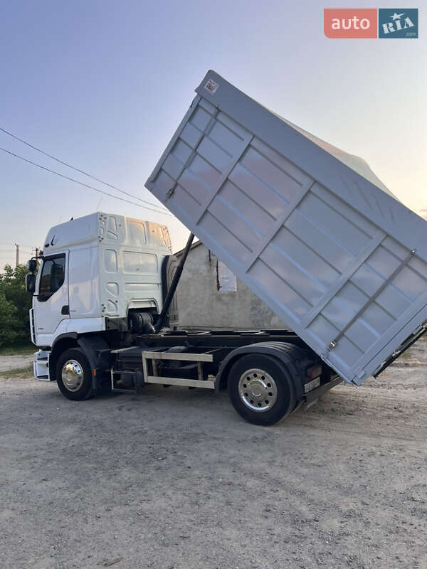 Самосвал Renault Premium 2006 в Черновцах