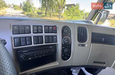 Тягач Renault Premium 2013 в 