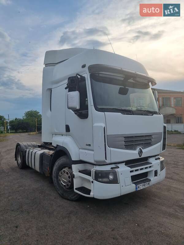 Тягач Renault Premium 2010 в Луцке