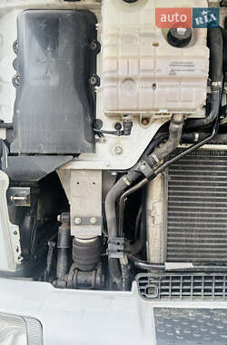 Тягач Renault Premium 2011 в 