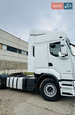 Тягач Renault Premium 2011 в 