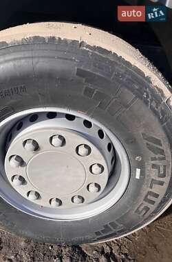 Контейнеровоз Renault Premium 2013 в 