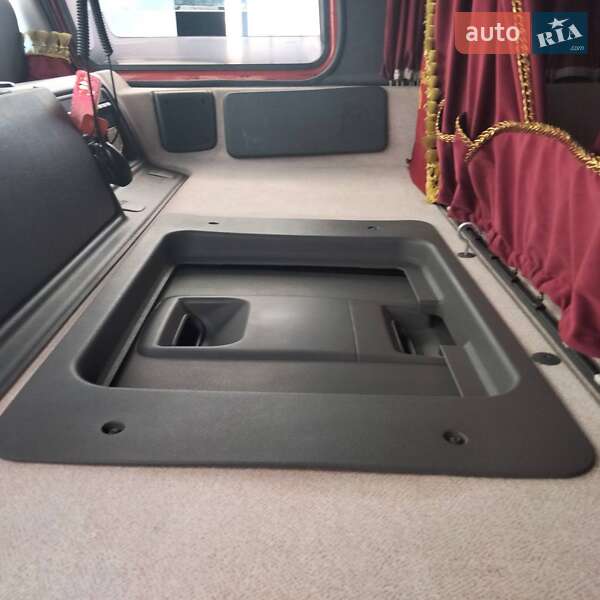 Грузовой фургон Renault Premium 2006 в Львове