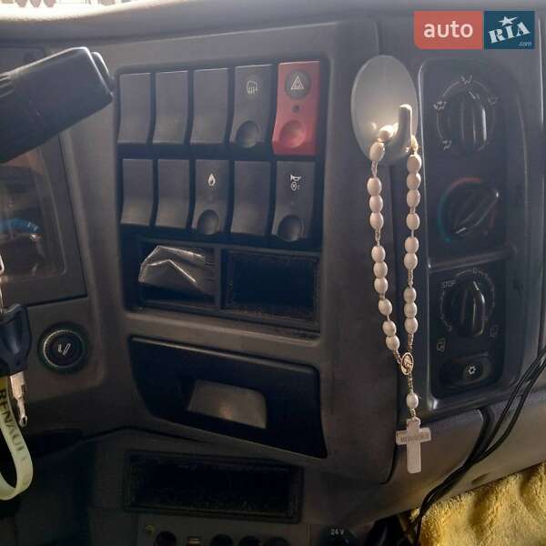 Грузовой фургон Renault Premium 2006 в Львове