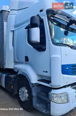 Тягач Renault Premium 2011 в 