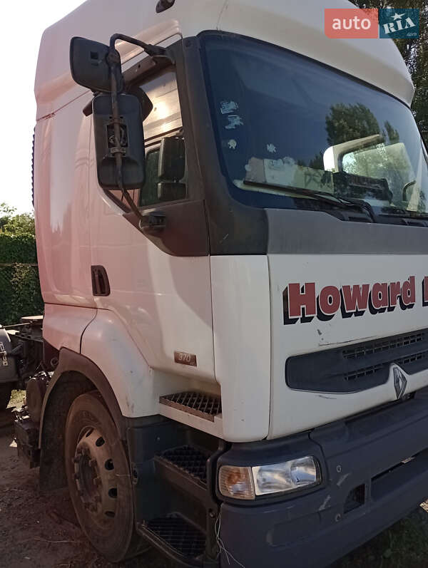 Тягач Renault Premium 2006 в Староконстантинове