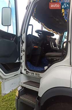 Тягач Renault Premium 1999 в 