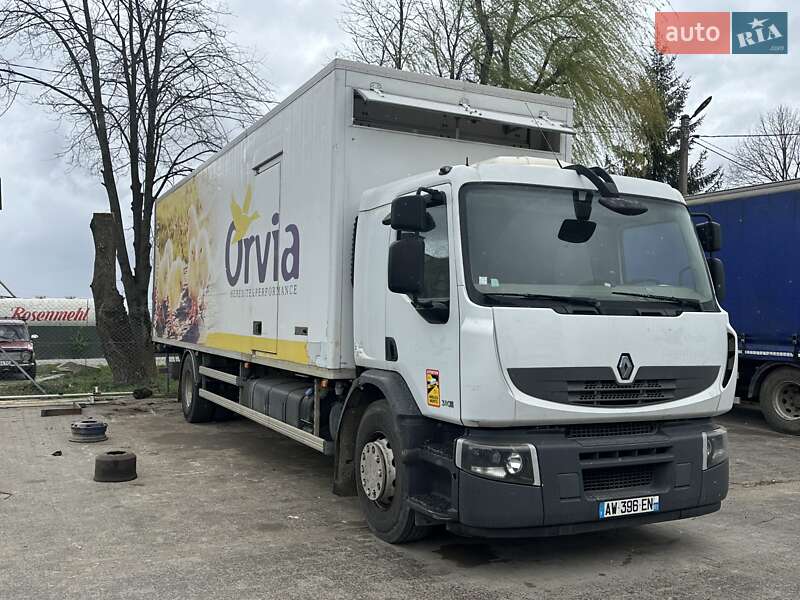 Для перевезення тварин Renault Premium 2013 в Львові