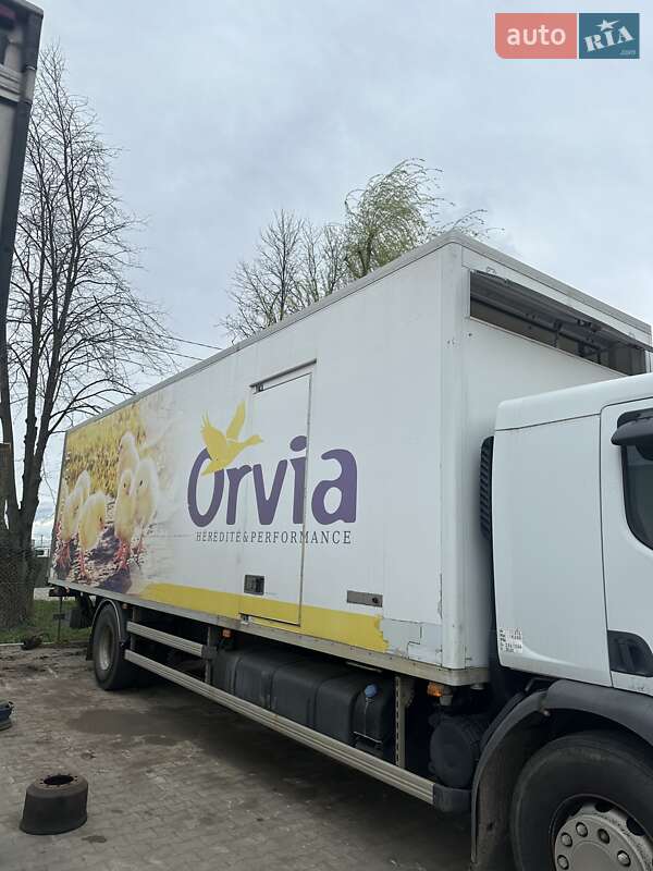 Для перевезення тварин Renault Premium 2013 в Львові