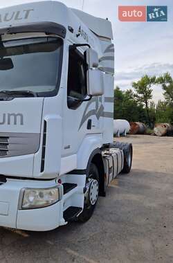 Тягач Renault Premium 2011 в 