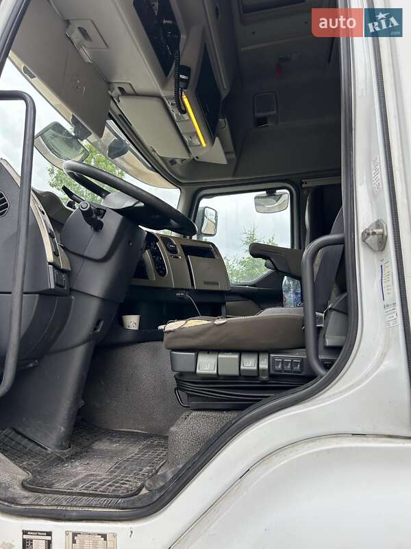 Тягач Renault Premium 2013 в Яворове