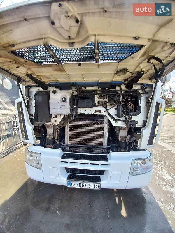 Тягач Renault Premium 2008 в Иршаве