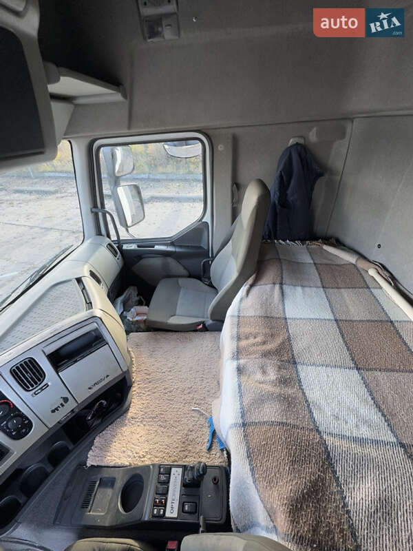 Тягач Renault Premium 2012 в Львове