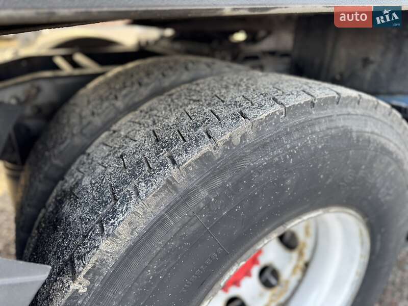 Тягач Renault Premium 2006 в Сарнах