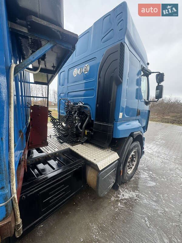 Тягач Renault Premium 2006 в Летичеве