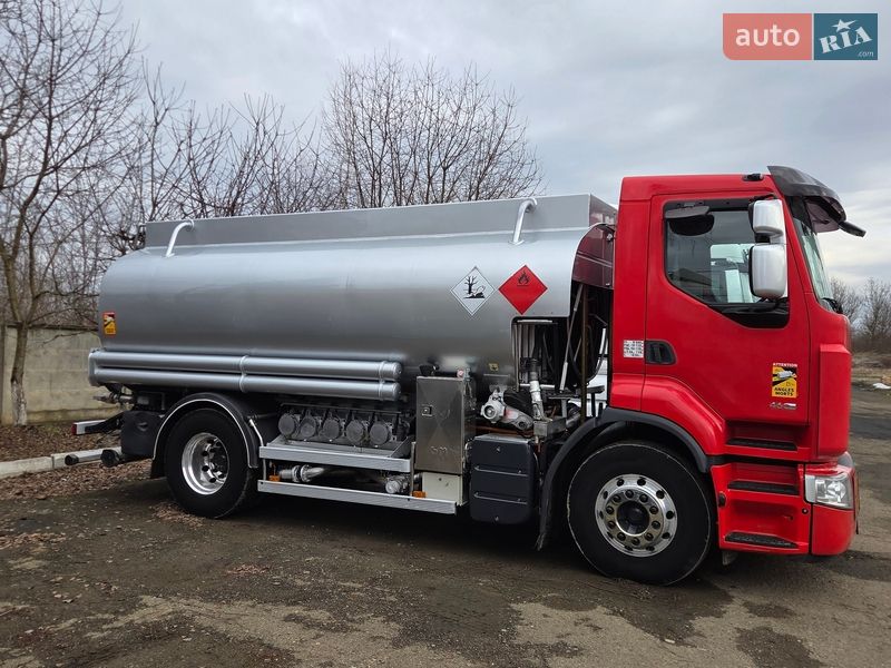 Бензовоз Renault Premium 2011 в Черновцах