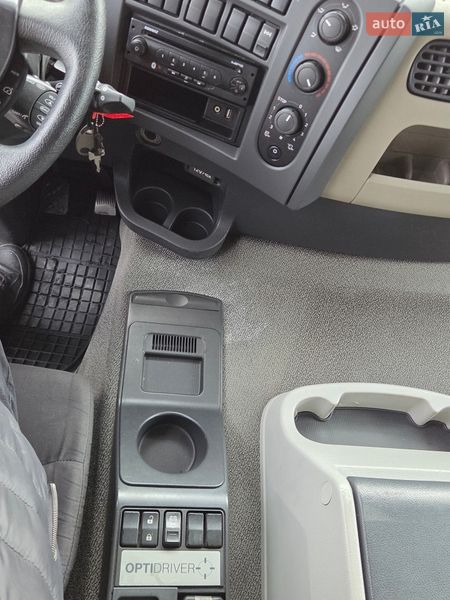 Бензовоз Renault Premium 2011 в Черновцах