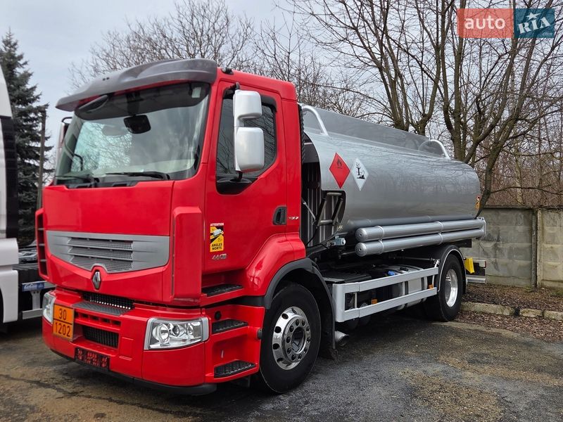 Бензовоз Renault Premium 2011 в Черновцах