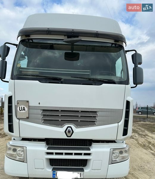 Тягач Renault Premium 2013 в Яворове