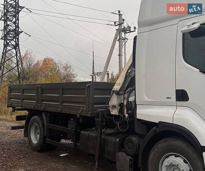 Кран-манипулятор Renault Premium 2002 в Бориславе