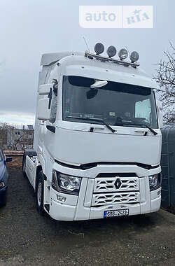 Тягач Renault Range T/T-Series  2015 в Хусте