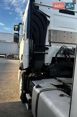 Тягач Renault Range T/T-Series  2014 в 