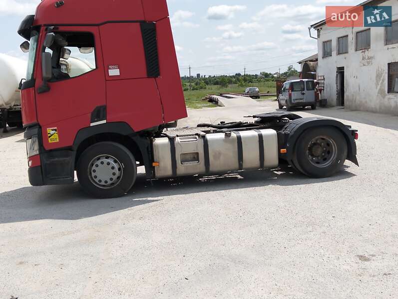 Тягач Renault Range T/T-Series  2015 в Житомирі
