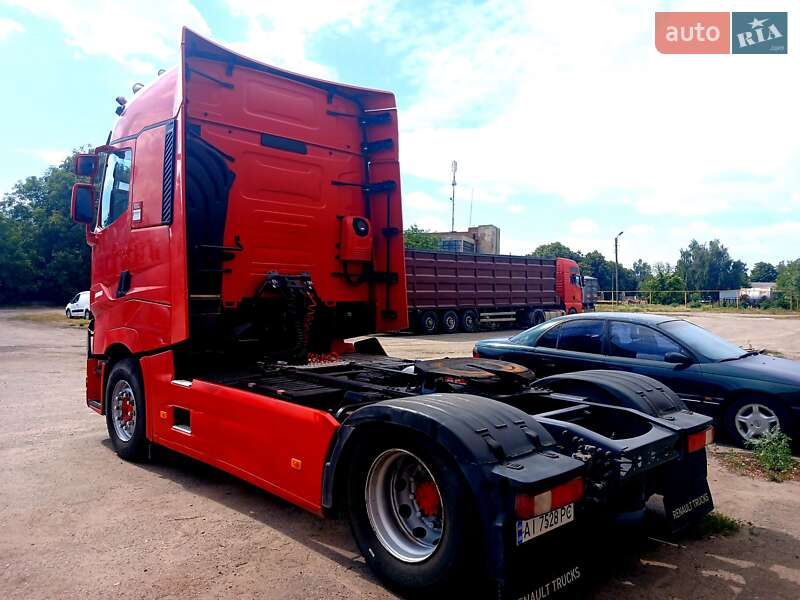 Тягач Renault Range T/T-Series  2015 в Ставищі