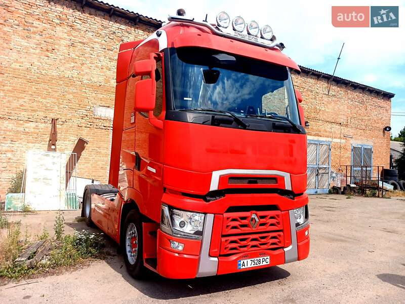 Тягач Renault Range T/T-Series  2015 в Ставищі