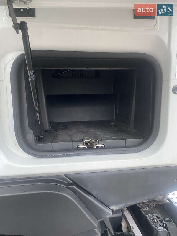 Тягач Renault Range T/T-Series 2014 в Києві фото 13 Тягач Renault Range T/T-Series 2014 в Києві